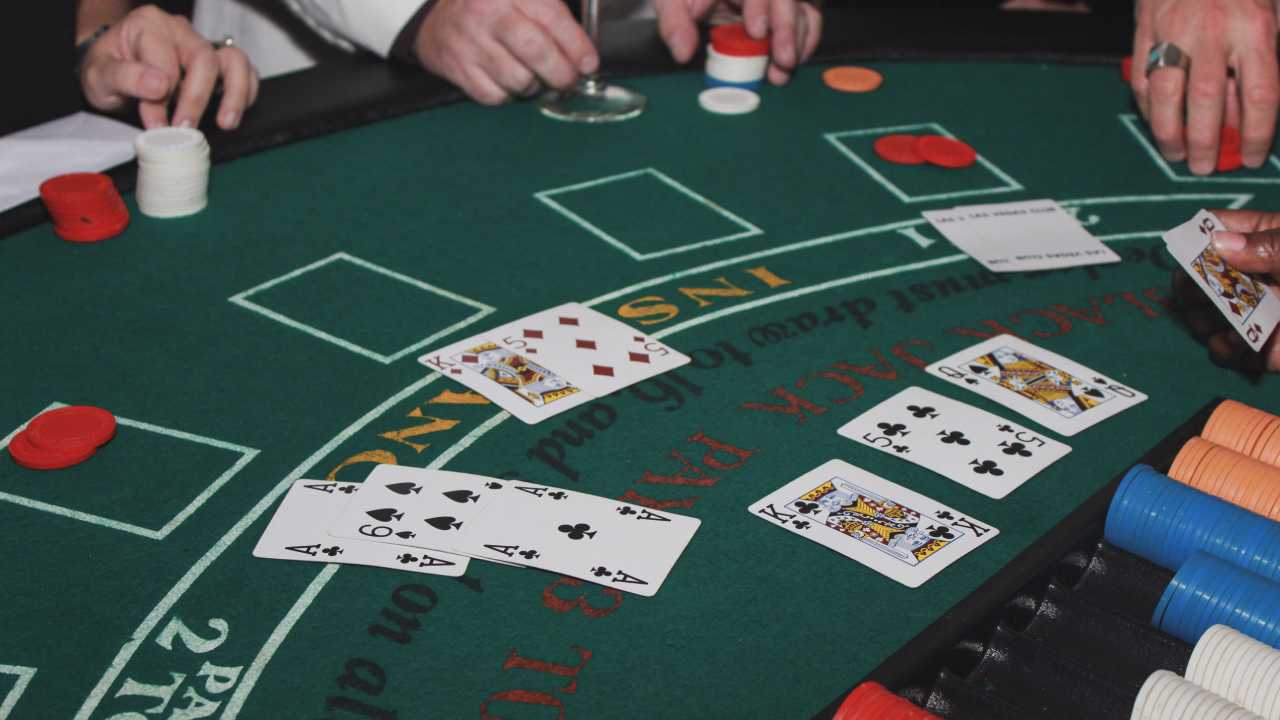 6 Reasons Not to Use the Card Counting Technique When Playing Casino Games